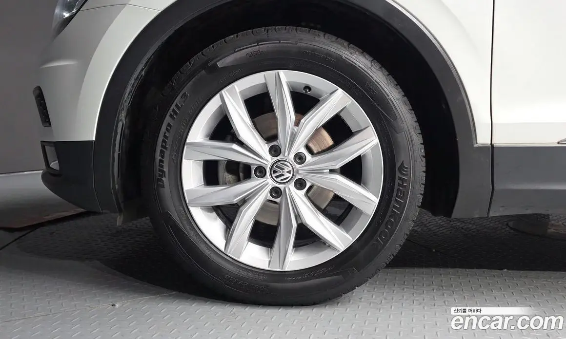 Volkswagen Tiguan 2018 2.0 автомат (гидро), фото 5