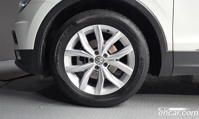 Volkswagen Tiguan 2018 2.0 автомат (гидро), миниатюра 5
