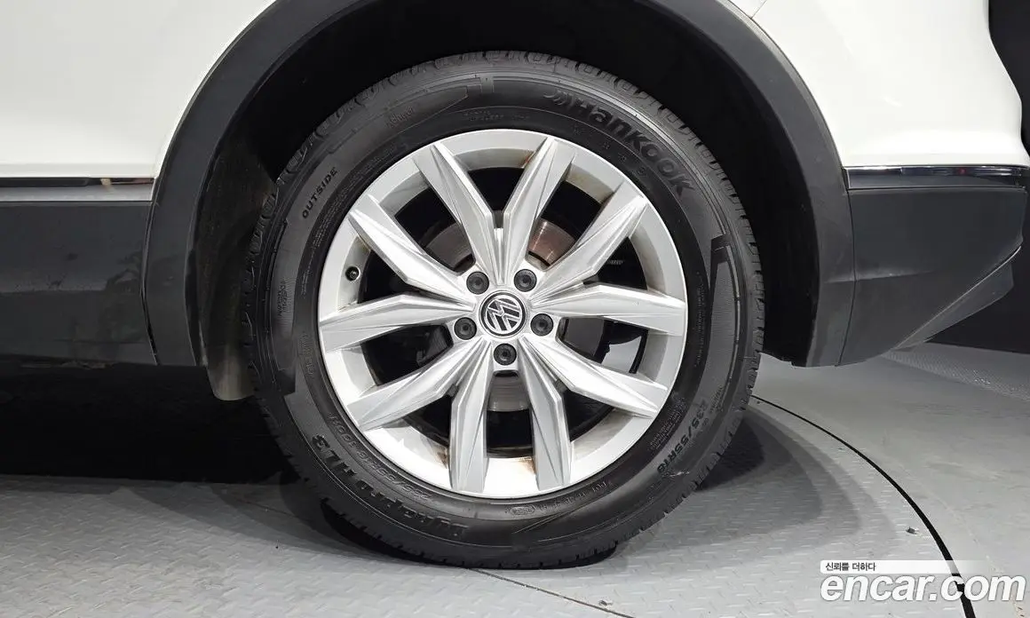 Volkswagen Tiguan 2018 2.0 автомат (гидро), фото 7