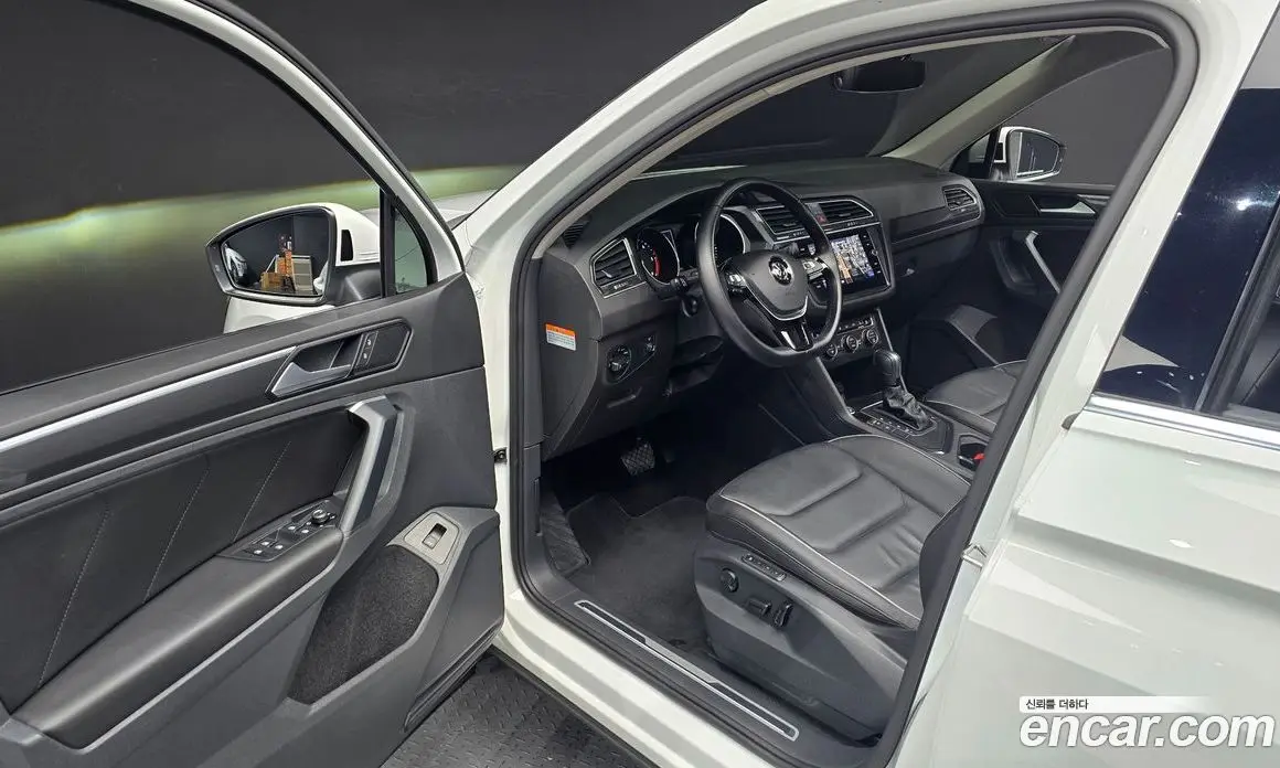 Volkswagen Tiguan 2019 2.0 автомат (гидро), фото 16