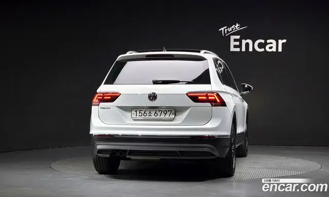Volkswagen Tiguan 2019 2.0 автомат (гидро), миниатюра 3