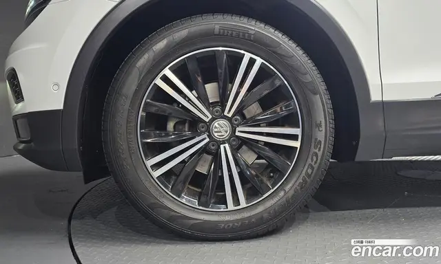Volkswagen Tiguan 2019 2.0 автомат (гидро), миниатюра 4