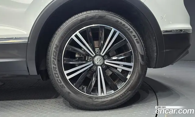 Volkswagen Tiguan 2019 2.0 автомат (гидро), миниатюра 6