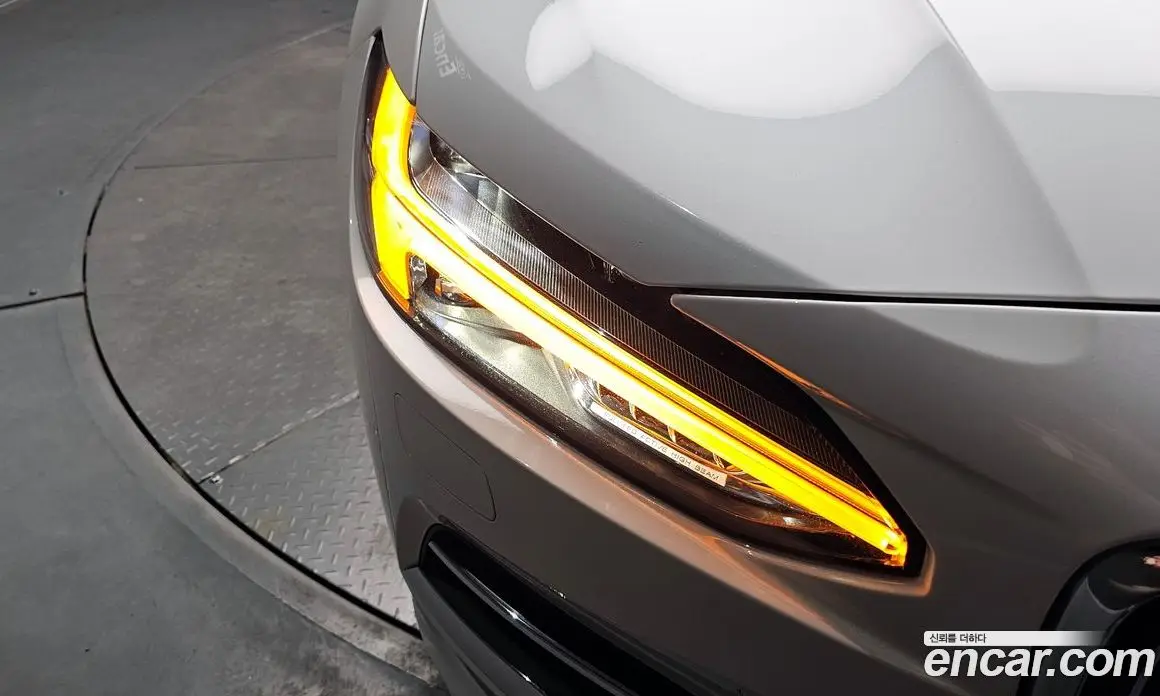 Volvo S90 2019 2.0 автомат (гидро), фото 8 Volvo S90 2019 2.0 автомат (гидро), фото 8