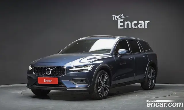 Volvo V60, 2021, 97 494 км