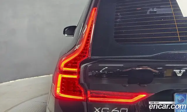 Volvo XC60 2021 2.0 автомат (гидро), миниатюра 9 Volvo XC60 2021 2.0 автомат (гидро), миниатюра 9