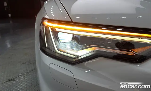 Audi A6 2019 2.0 автомат (гидро), миниатюра 8