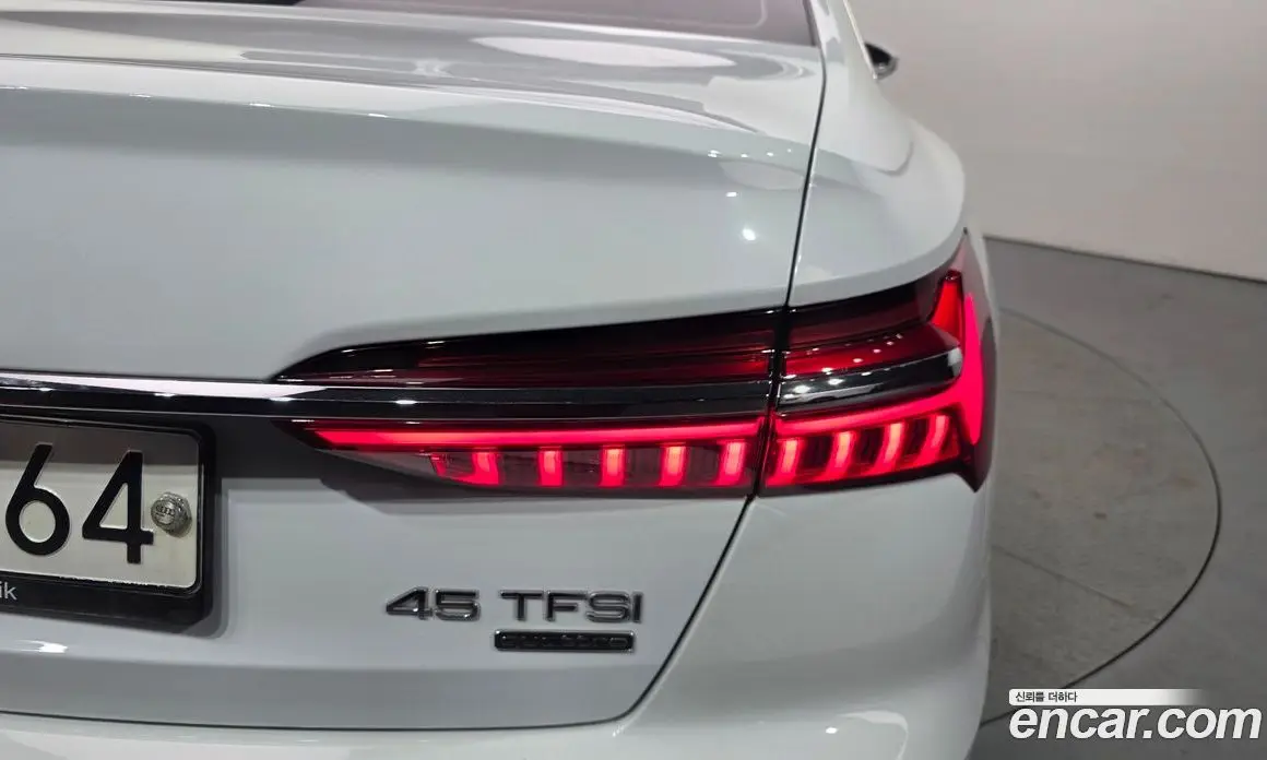 Audi A6 2019 2.0 автомат (гидро), фото 9