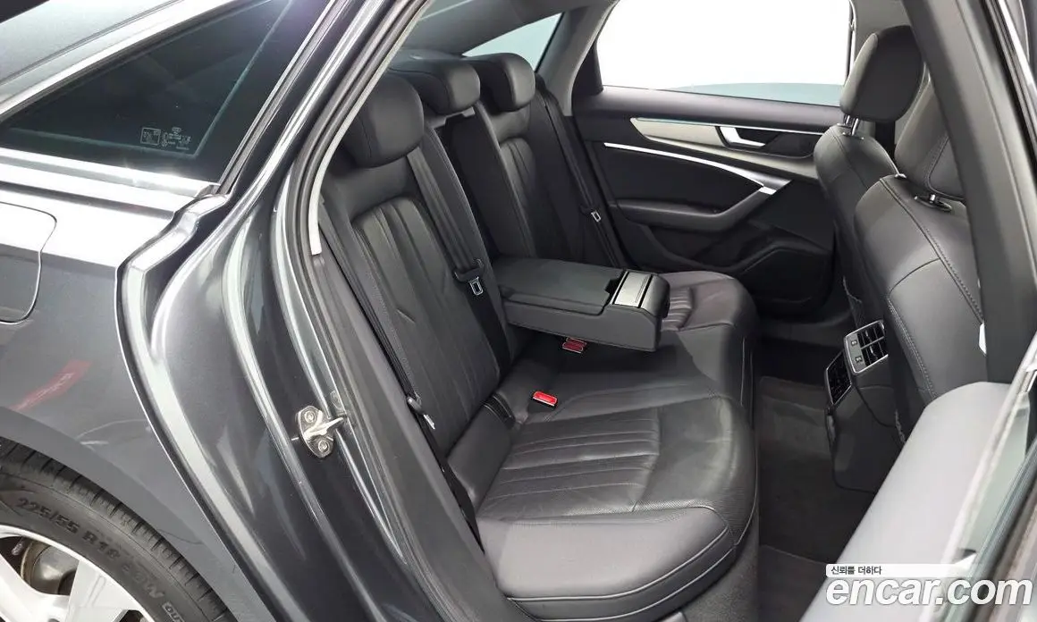 Audi A6 2020 2.0 автомат (гидро), фото 17
