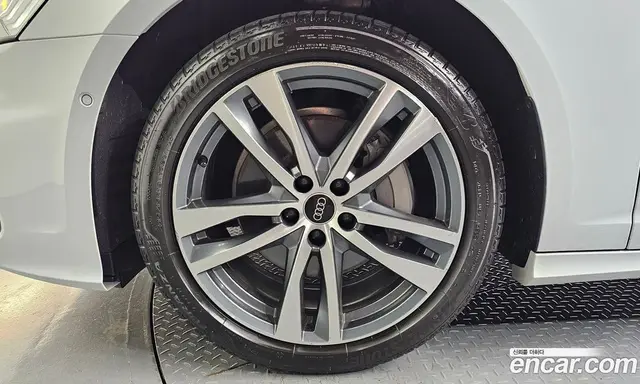 Audi A6 2023 2.0 автомат (гидро), миниатюра 5