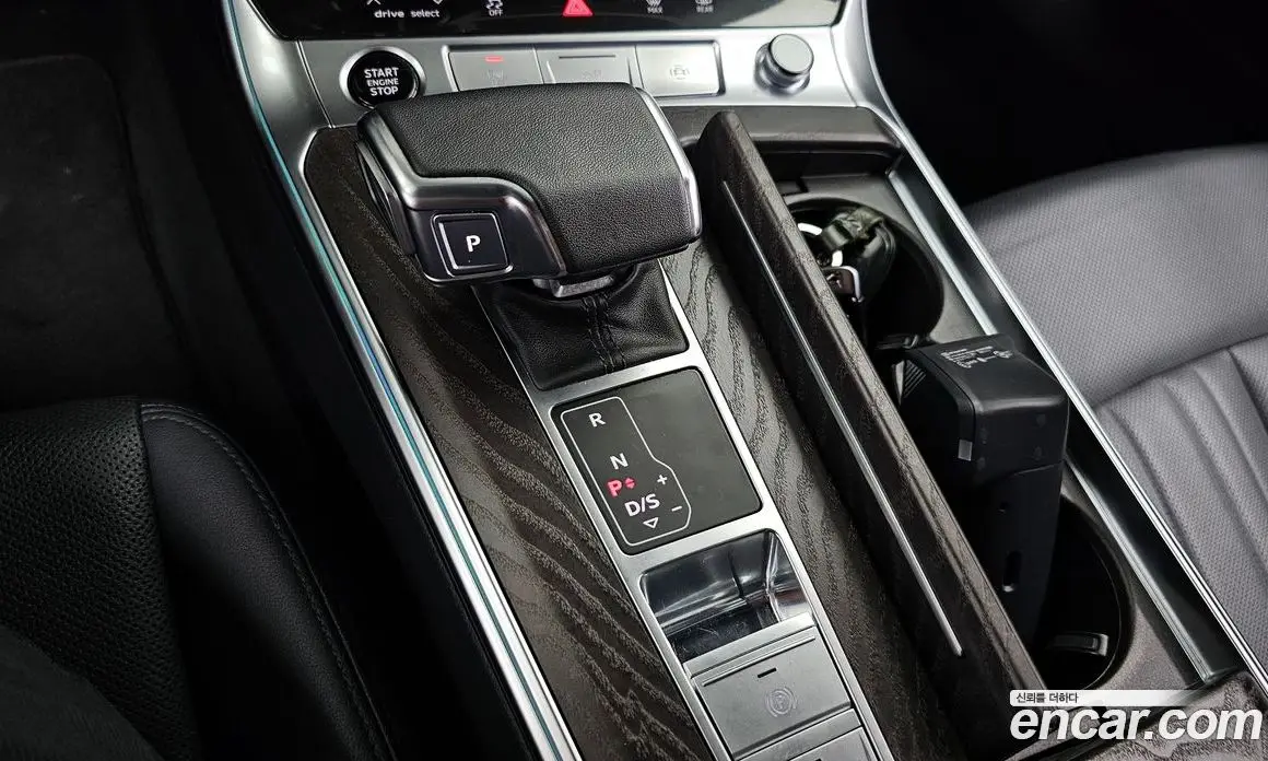 Audi A6 2023 2.0 автомат (гидро), фото 12