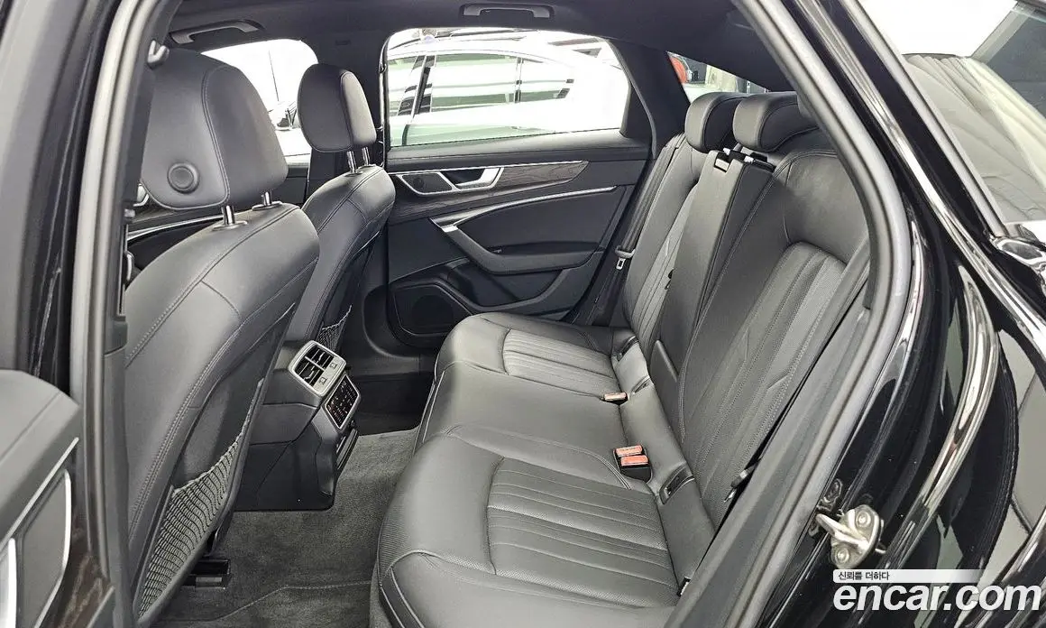 Audi A6 2023 2.0 автомат (гидро), фото 16