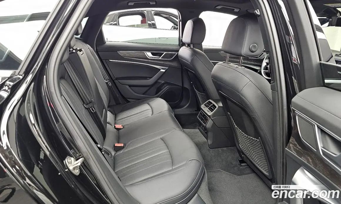 Audi A6 2023 2.0 автомат (гидро), фото 18