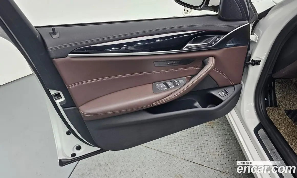 BMW 5 серия 2021 2.0 автомат (гидро), фото 14