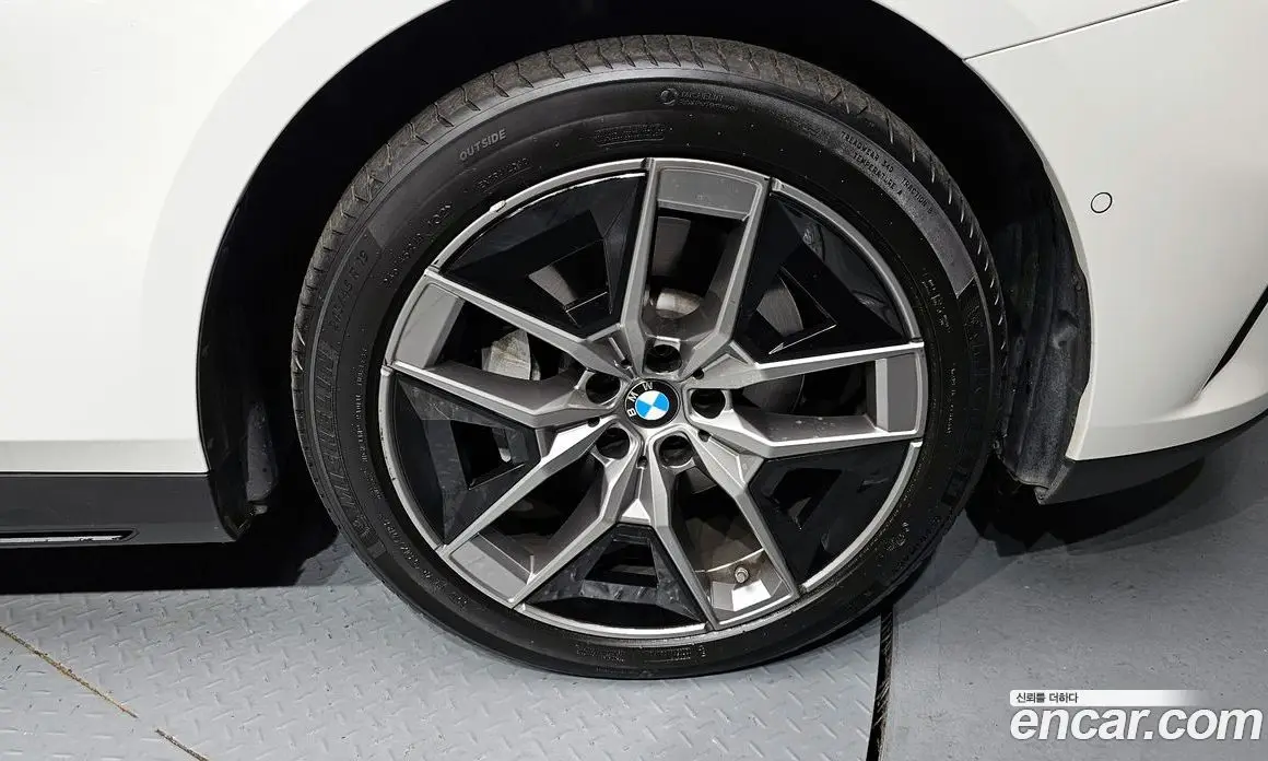 BMW 5 серия 2023 2.0 автомат (гидро), фото 7