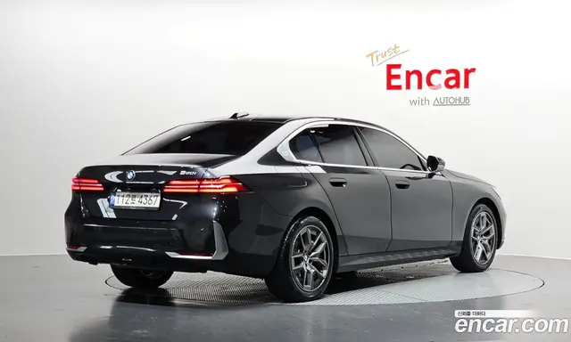 BMW 5 серия, 2023, 19 353 км
