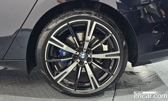 BMW 5 серия 2025 2.0 автомат (гидро), миниатюра 6 BMW 5 серия 2025 2.0 автомат (гидро), миниатюра 6