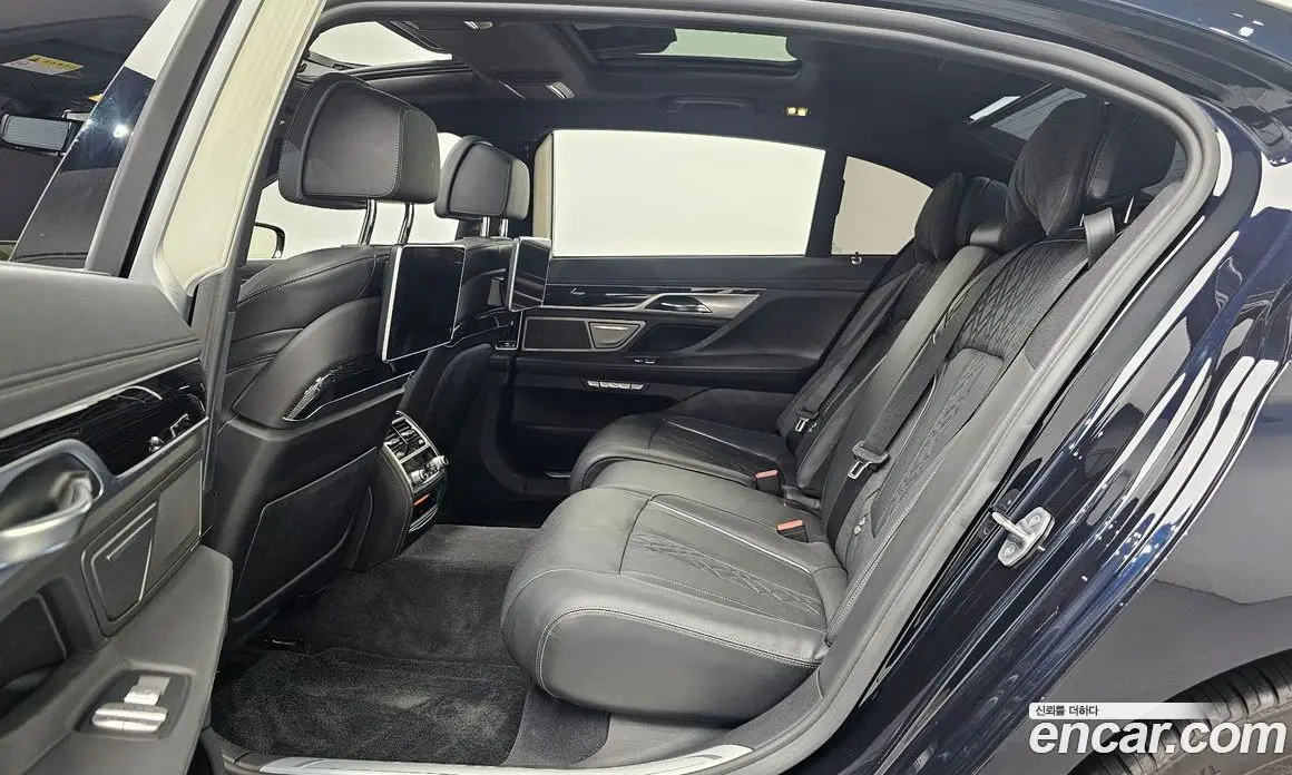 BMW 7 серия 2017 3.0 автомат (гидро), фото 18