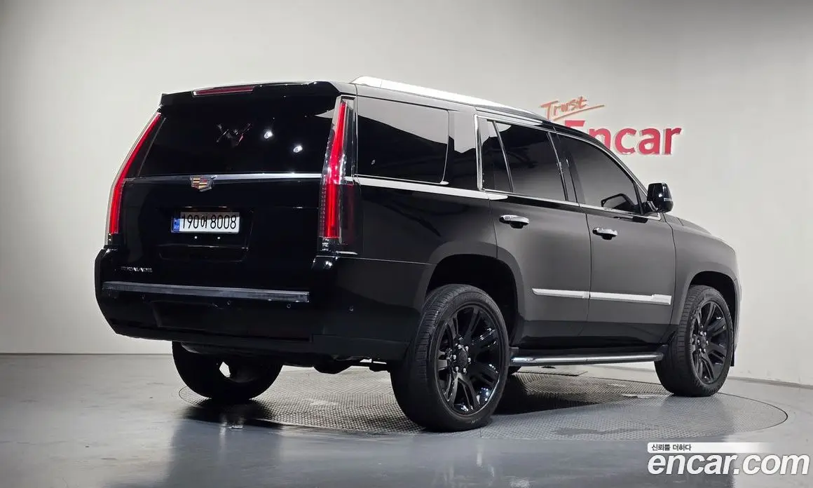 Cadillac Escalade 2018 6.2 автомат (гидро), фото 2