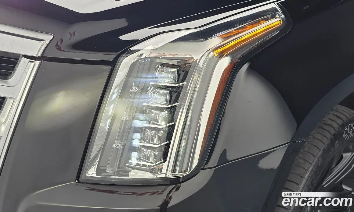 Cadillac Escalade 2018 6.2 автомат (гидро), фото 8