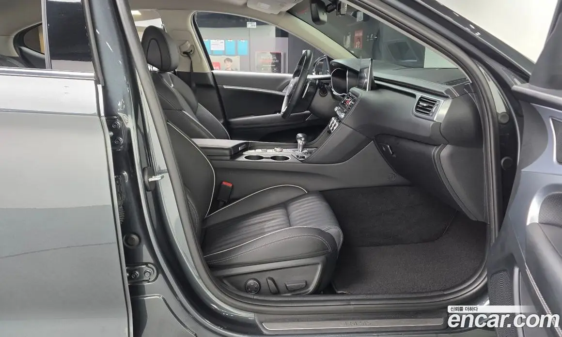 Genesis G70 2019 2.0 автомат (гидро), фото 15 Genesis G70 2019 2.0 автомат (гидро), фото 15