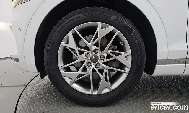 Genesis GV70 2021 2.5 автомат (гидро), миниатюра 4 Genesis GV70 2021 2.5 автомат (гидро), миниатюра 4