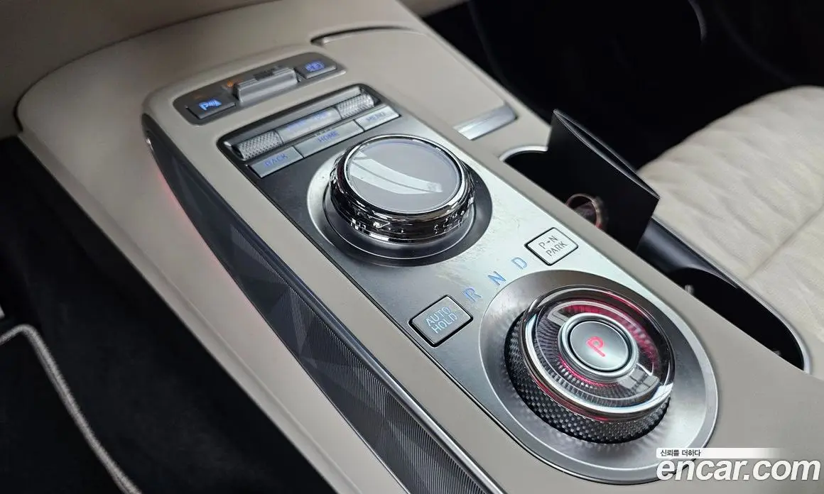 Genesis GV70 2023 2.5 автомат (гидро), фото 12 Genesis GV70 2023 2.5 автомат (гидро), фото 12