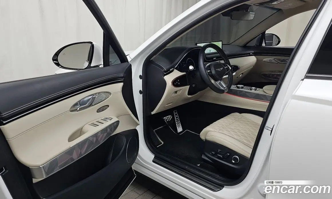 Genesis GV70 2023 2.5 автомат (гидро), фото 13 Genesis GV70 2023 2.5 автомат (гидро), фото 13