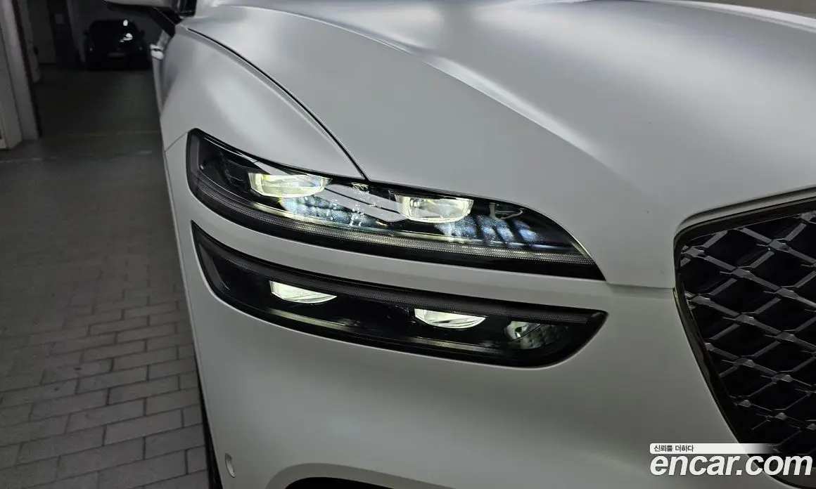 Genesis GV70 2023 2.5 автомат (гидро), фото 8 Genesis GV70 2023 2.5 автомат (гидро), фото 8