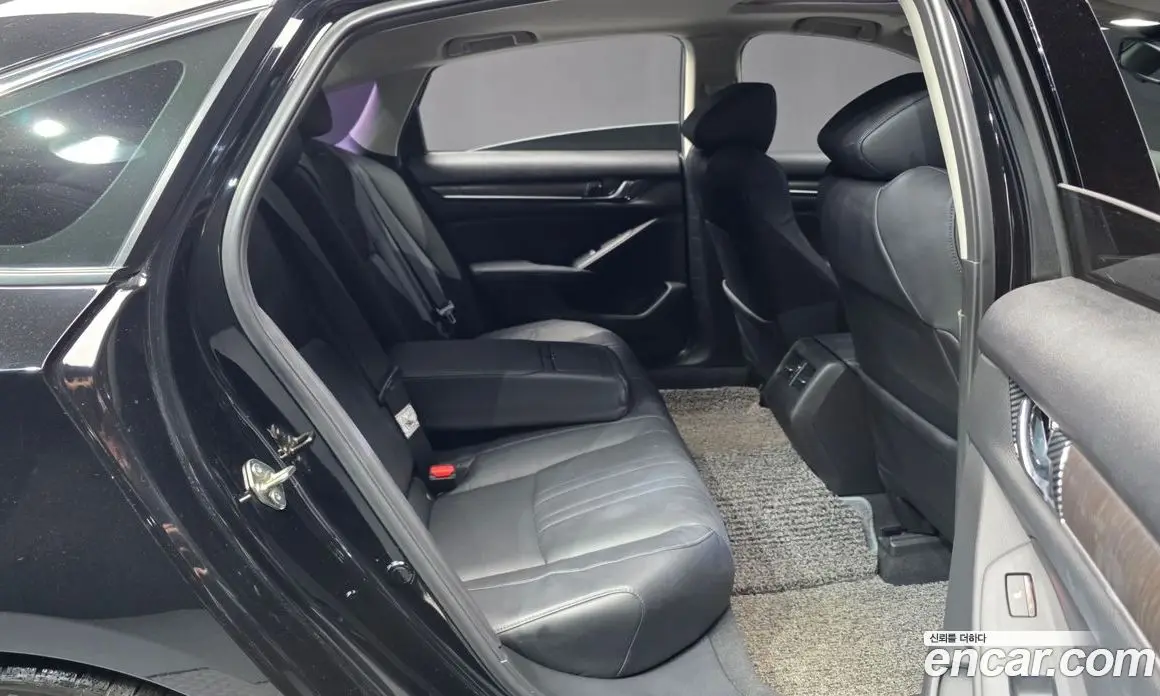 Honda Accord 2018 2.0 автомат (гидро), фото 18