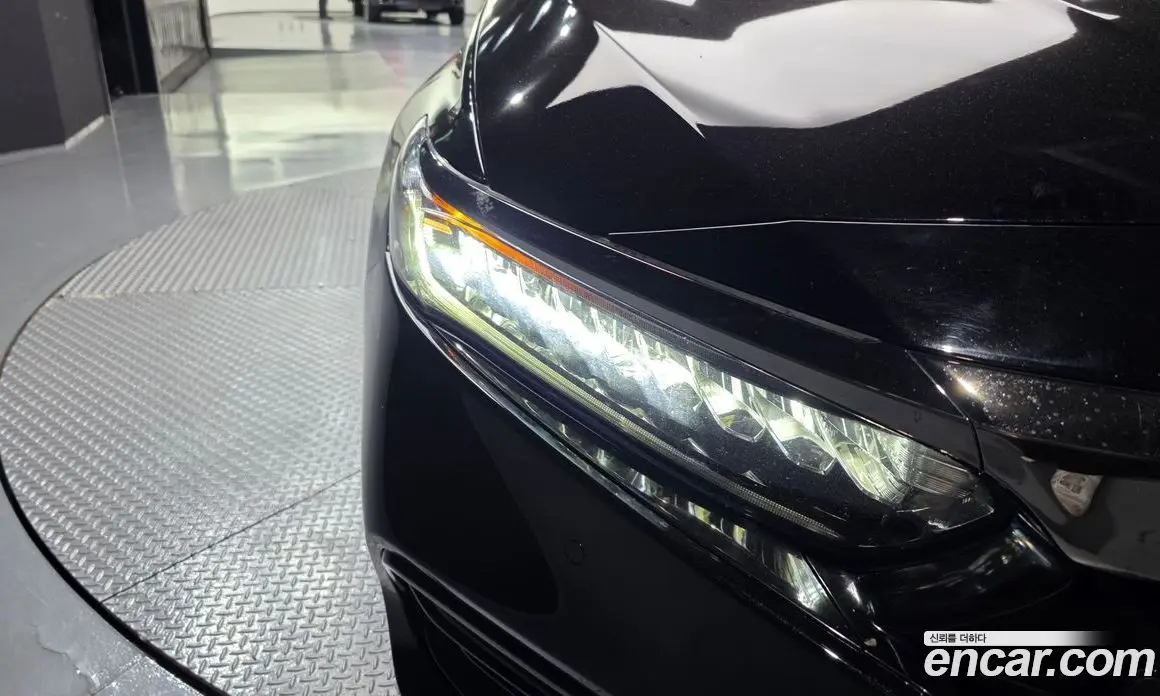 Honda Accord 2018 2.0 автомат (гидро), фото 8