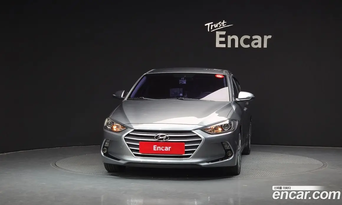 Hyundai Avante 2016 1.6 автомат (гидро), фото 3
