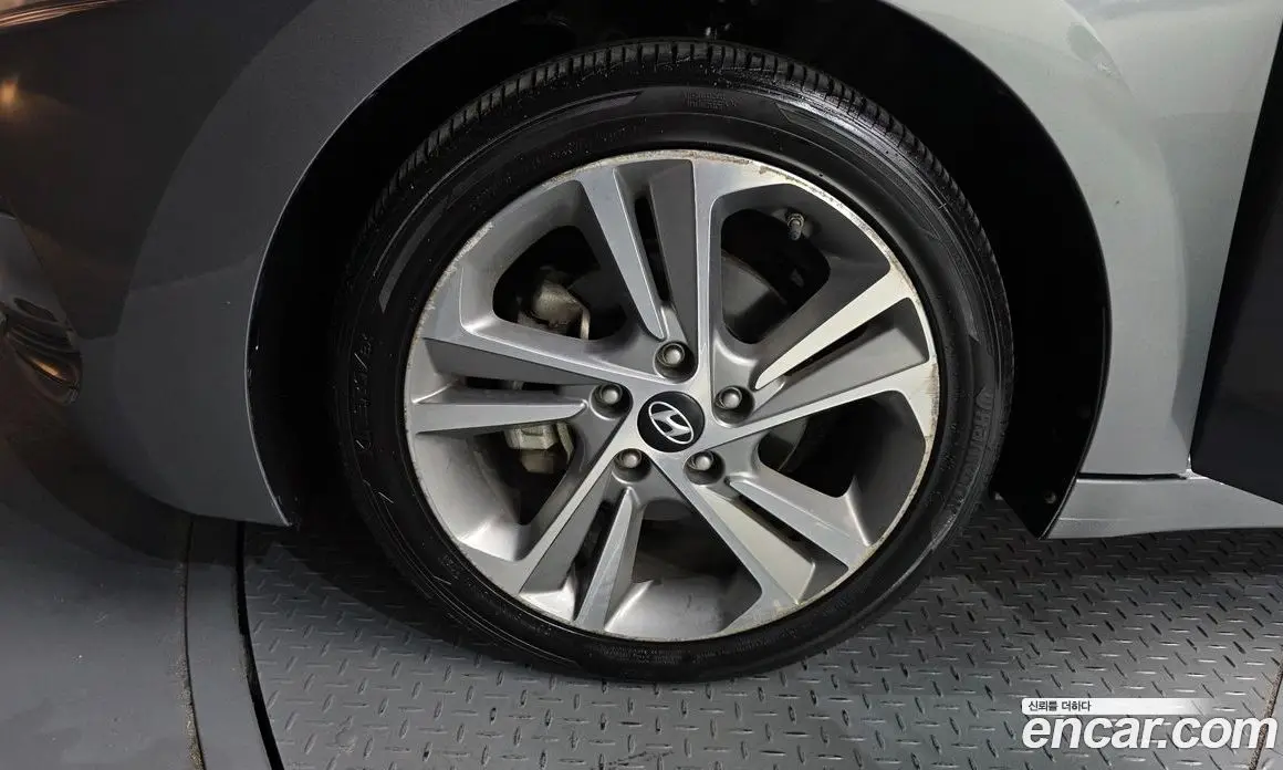Hyundai Avante 2016 1.6 автомат (гидро), фото 5