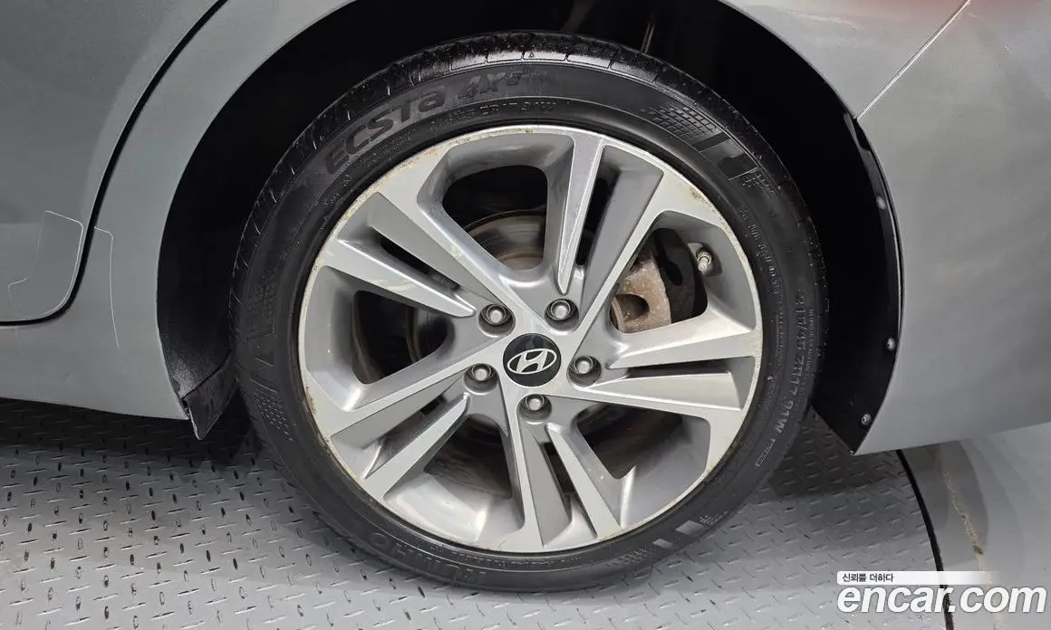 Hyundai Avante 2016 1.6 автомат (гидро), фото 7