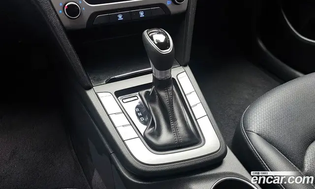 Hyundai Avante 2017 1.6 автомат (гидро), миниатюра 12