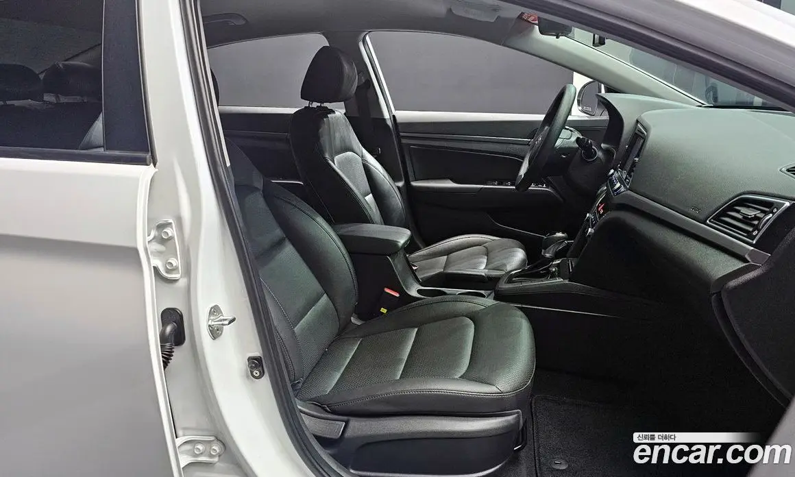 Hyundai Avante 2017 1.6 автомат (гидро), фото 16 Hyundai Avante 2017 1.6 автомат (гидро), фото 16
