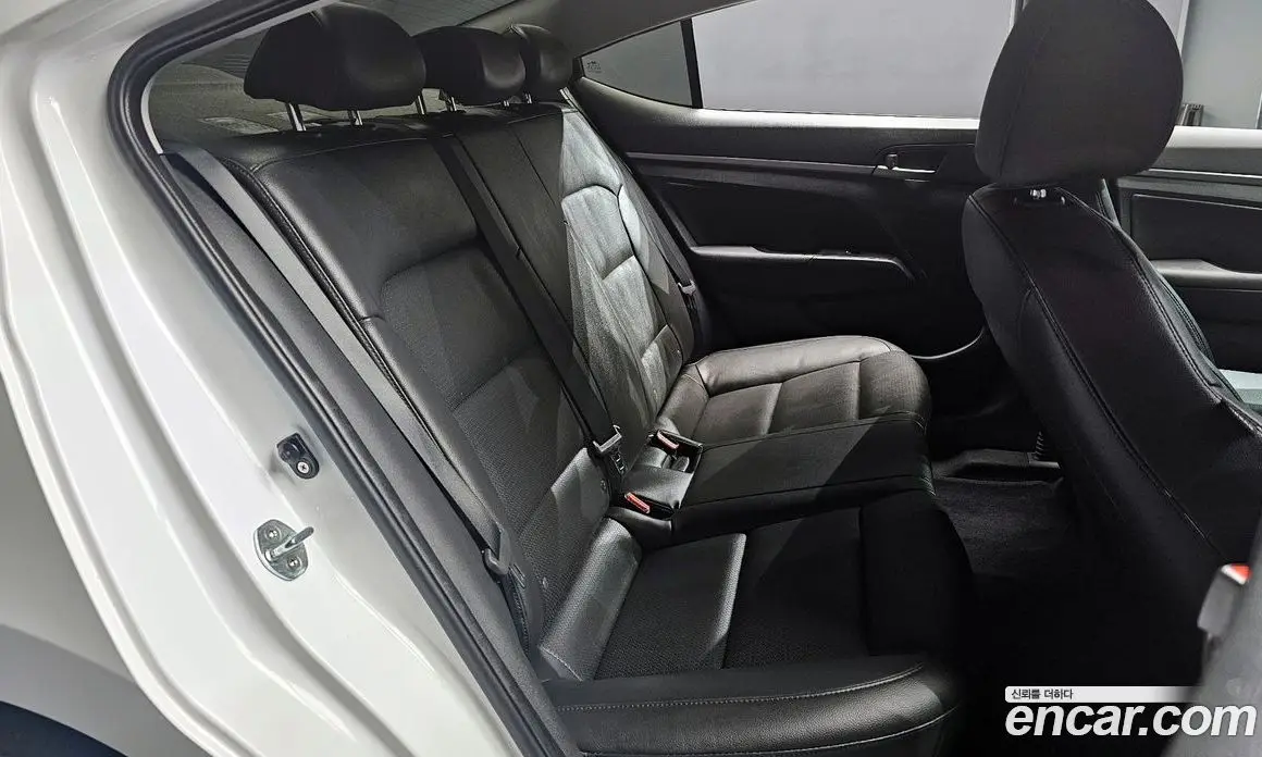 Hyundai Avante 2017 1.6 автомат (гидро), фото 17 Hyundai Avante 2017 1.6 автомат (гидро), фото 17