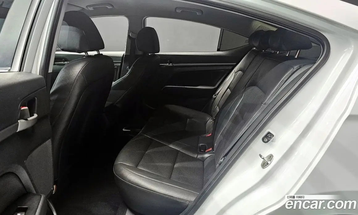 Hyundai Avante 2017 1.6 автомат (гидро), фото 18 Hyundai Avante 2017 1.6 автомат (гидро), фото 18