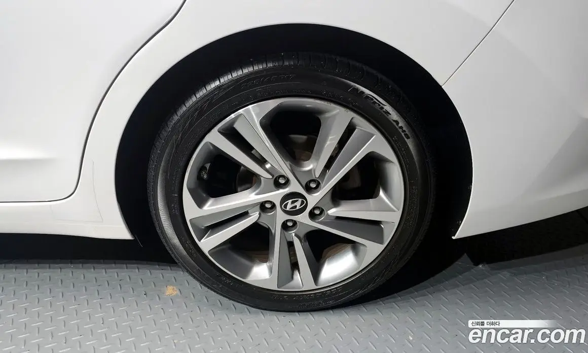 Hyundai Avante 2017 1.6 автомат (гидро), фото 7 Hyundai Avante 2017 1.6 автомат (гидро), фото 7