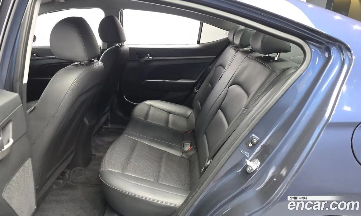Hyundai Avante 2017 1.6 автомат (гидро), фото 16