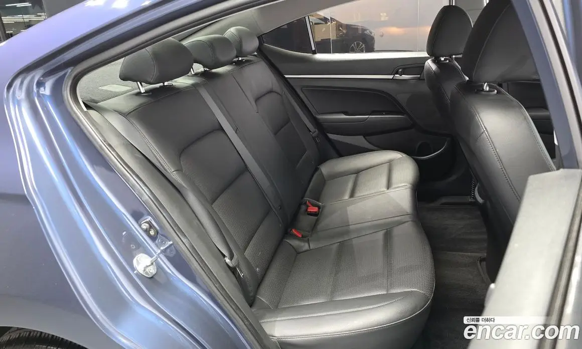 Hyundai Avante 2017 1.6 автомат (гидро), фото 18
