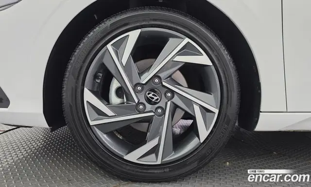 Hyundai Avante 2023 1.6 автомат (гидро), миниатюра 5