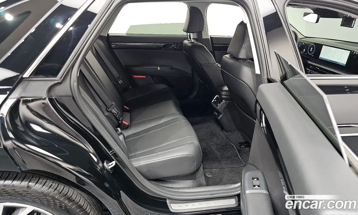 Hyundai Grandeur 2023 3.5 автомат (гидро), фото 17