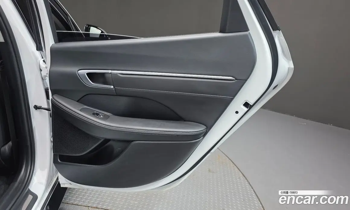 Hyundai Sonata 2022 2.0 автомат (гидро), фото 15