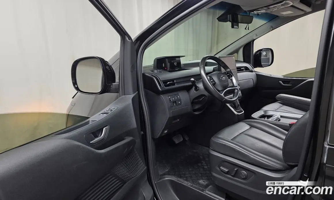 Hyundai Staria 2022 2.2 автомат (гидро), фото 12
