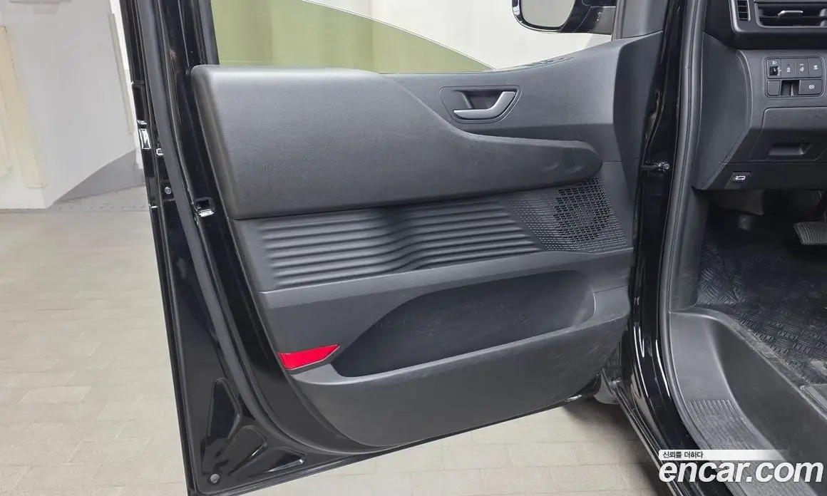 Hyundai Staria 2022 2.2 автомат (гидро), фото 13
