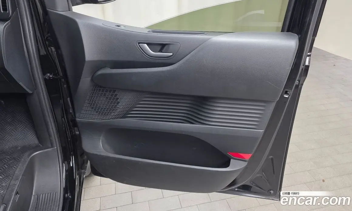 Hyundai Staria 2022 2.2 автомат (гидро), фото 14