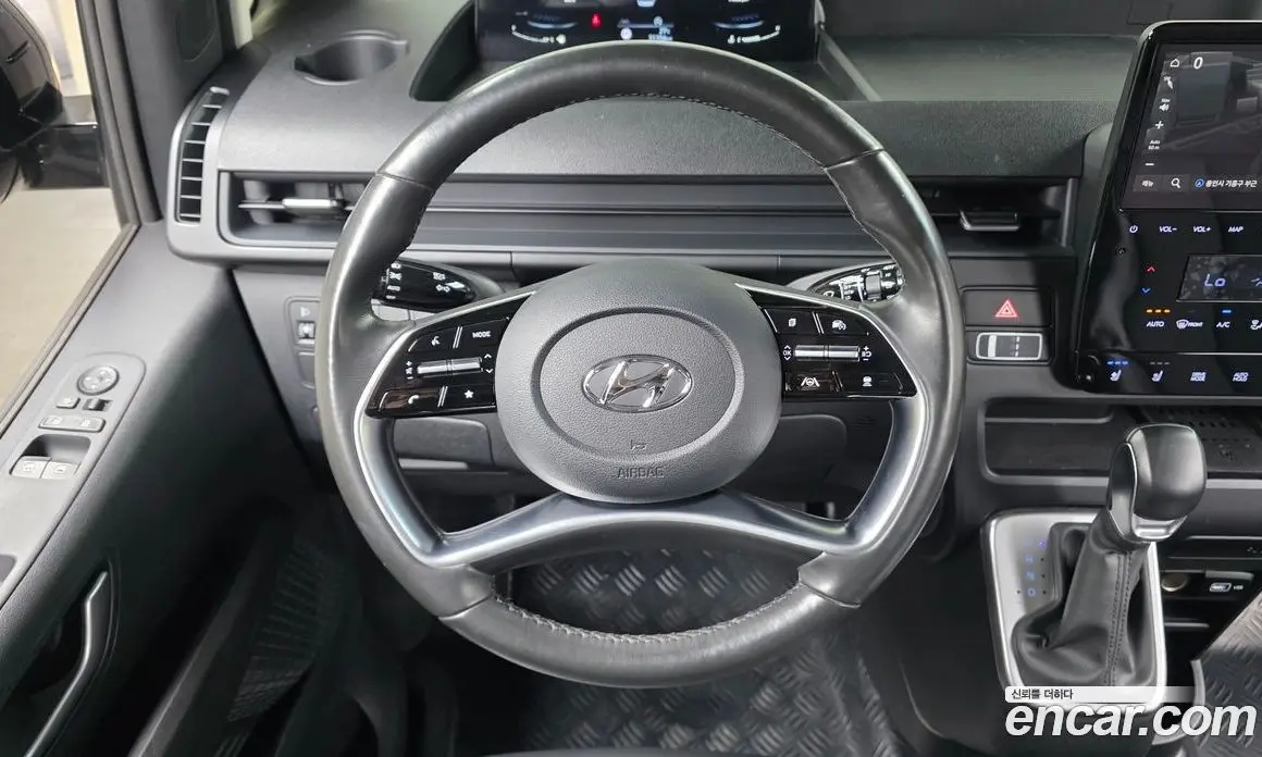 Hyundai Staria 2022 2.2 автомат (гидро), фото 19