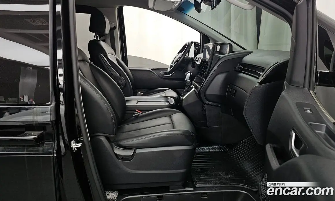 Hyundai Staria 2024 2.2 автомат (гидро), фото 17