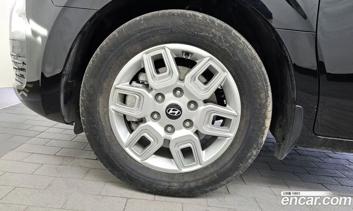Hyundai Staria 2024 2.2 автомат (гидро), фото 5